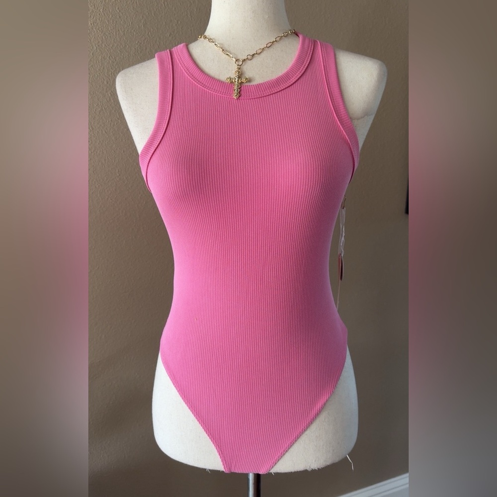 Ribbed thick bodysuit in pink